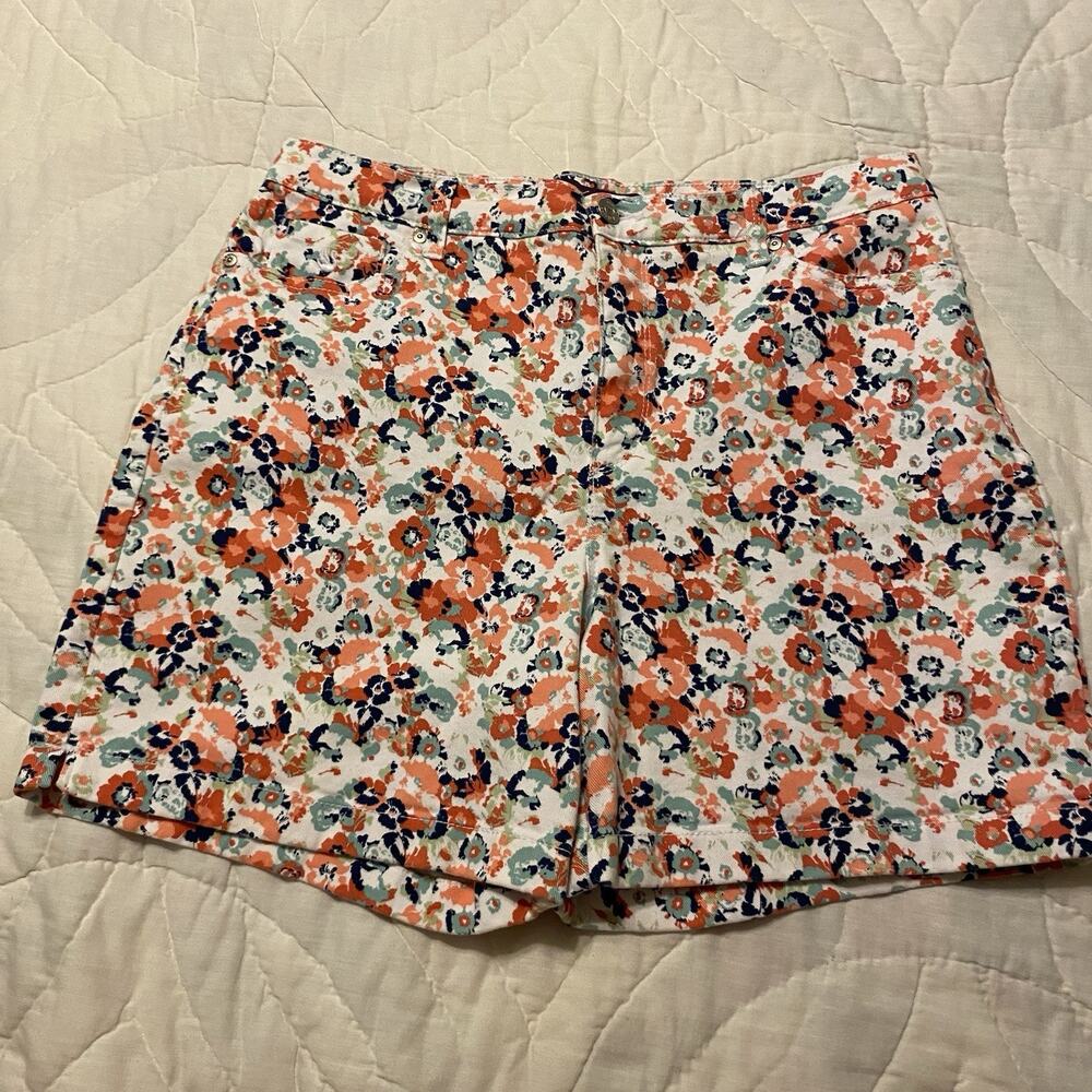 Gloria Vanderbilt Amanda Floral Shorts Women's Size 12 Flowers Pockets Summer